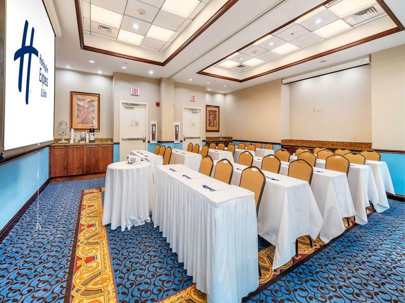 Holiday Inn Express & Suites Miami Kendall By Ihg Country Walk Dış mekan fotoğraf