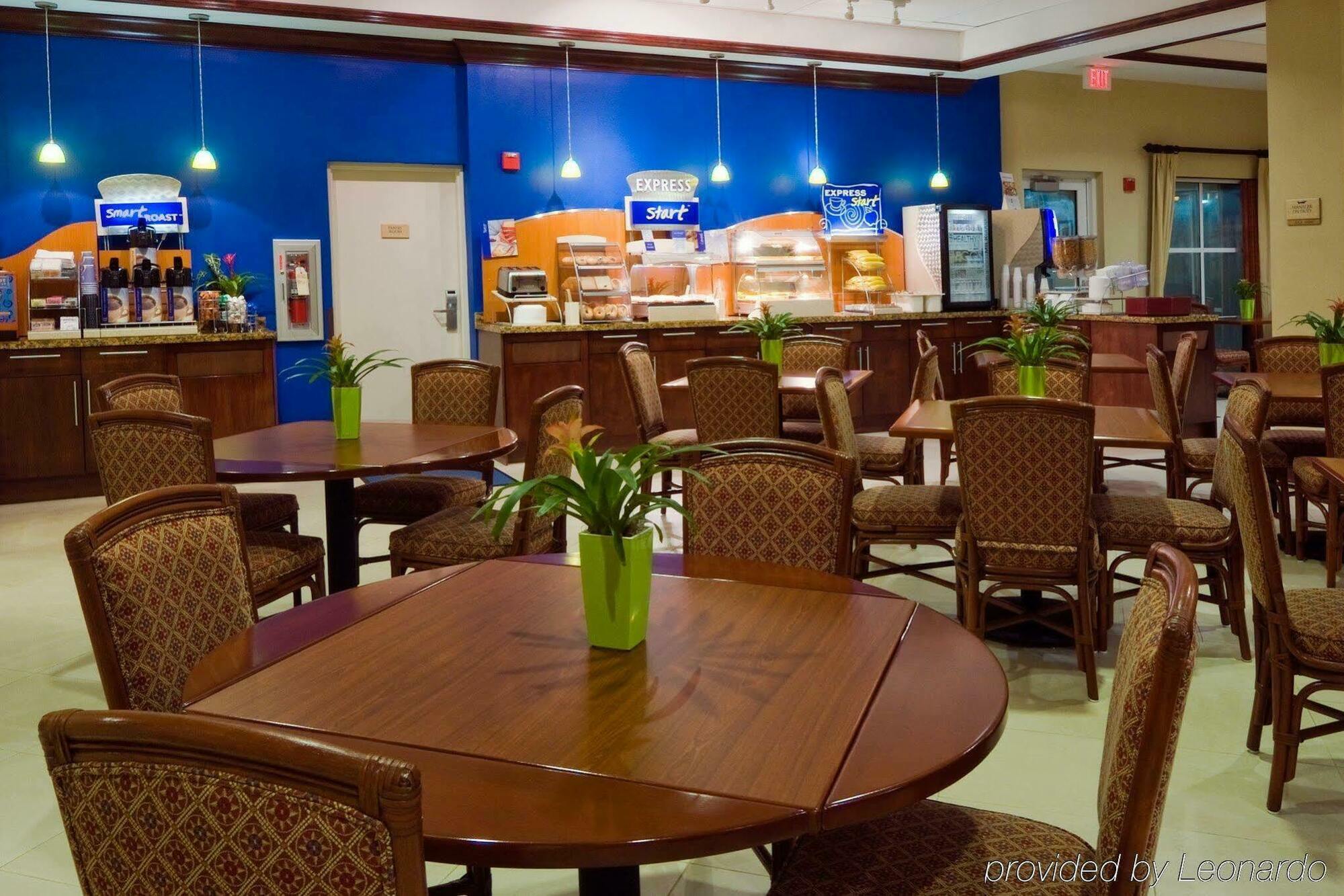 Holiday Inn Express & Suites Miami Kendall By Ihg Country Walk Restoran fotoğraf